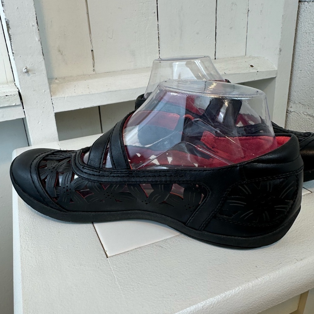 Baretraps Sandals Sneakers Shoes Women’s size 6.5 Farra Baretraos Black Velcro - Picture 8 of 13